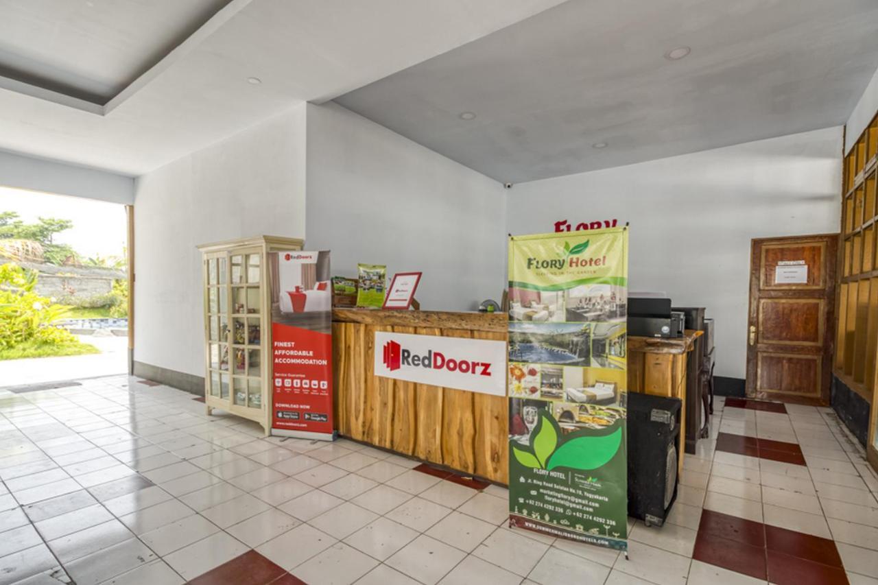 Reddoorz Plus @ Flory Hotel Yogyakarta Exteriér fotografie