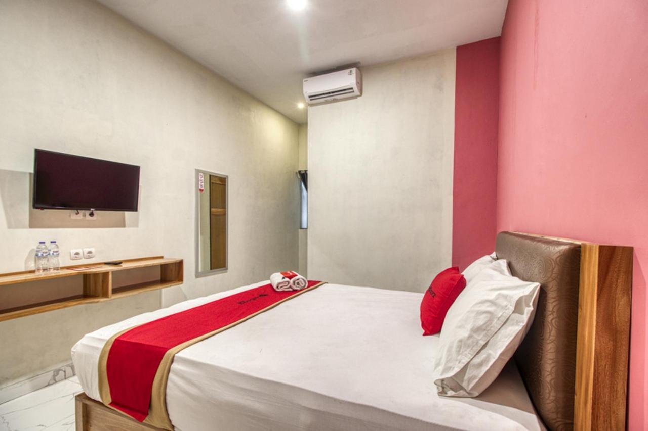 Reddoorz Plus @ Flory Hotel Yogyakarta Exteriér fotografie