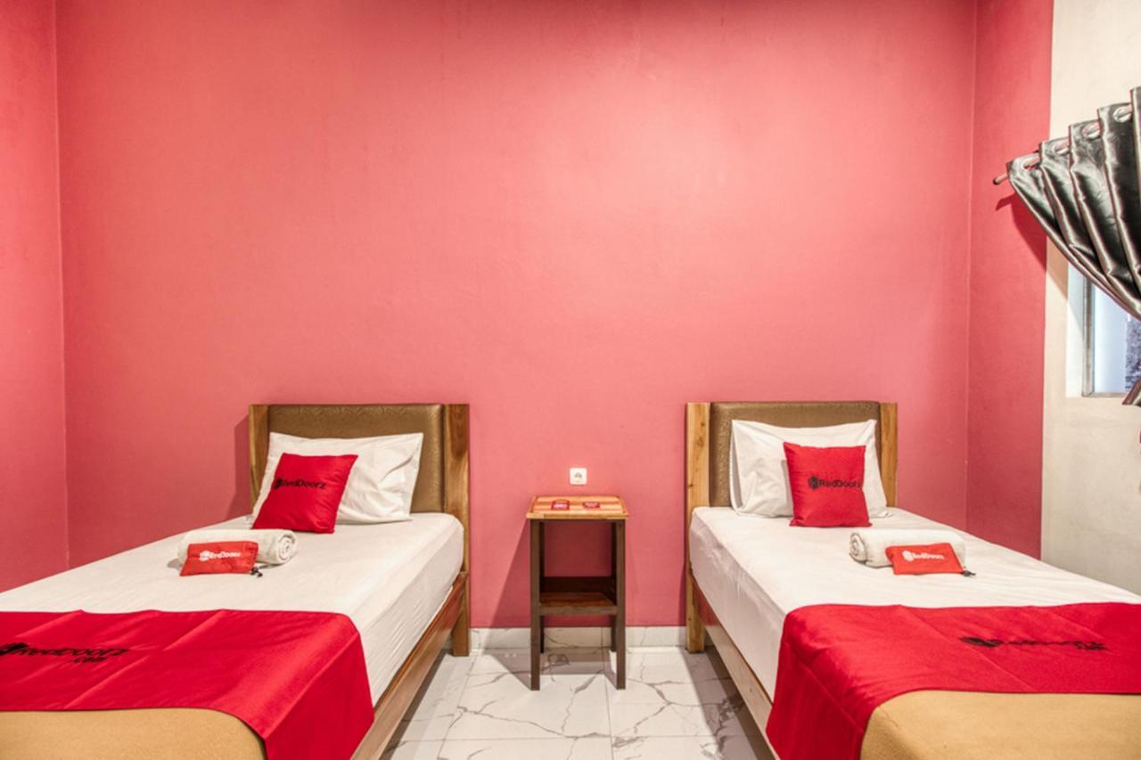 Reddoorz Plus @ Flory Hotel Yogyakarta Exteriér fotografie