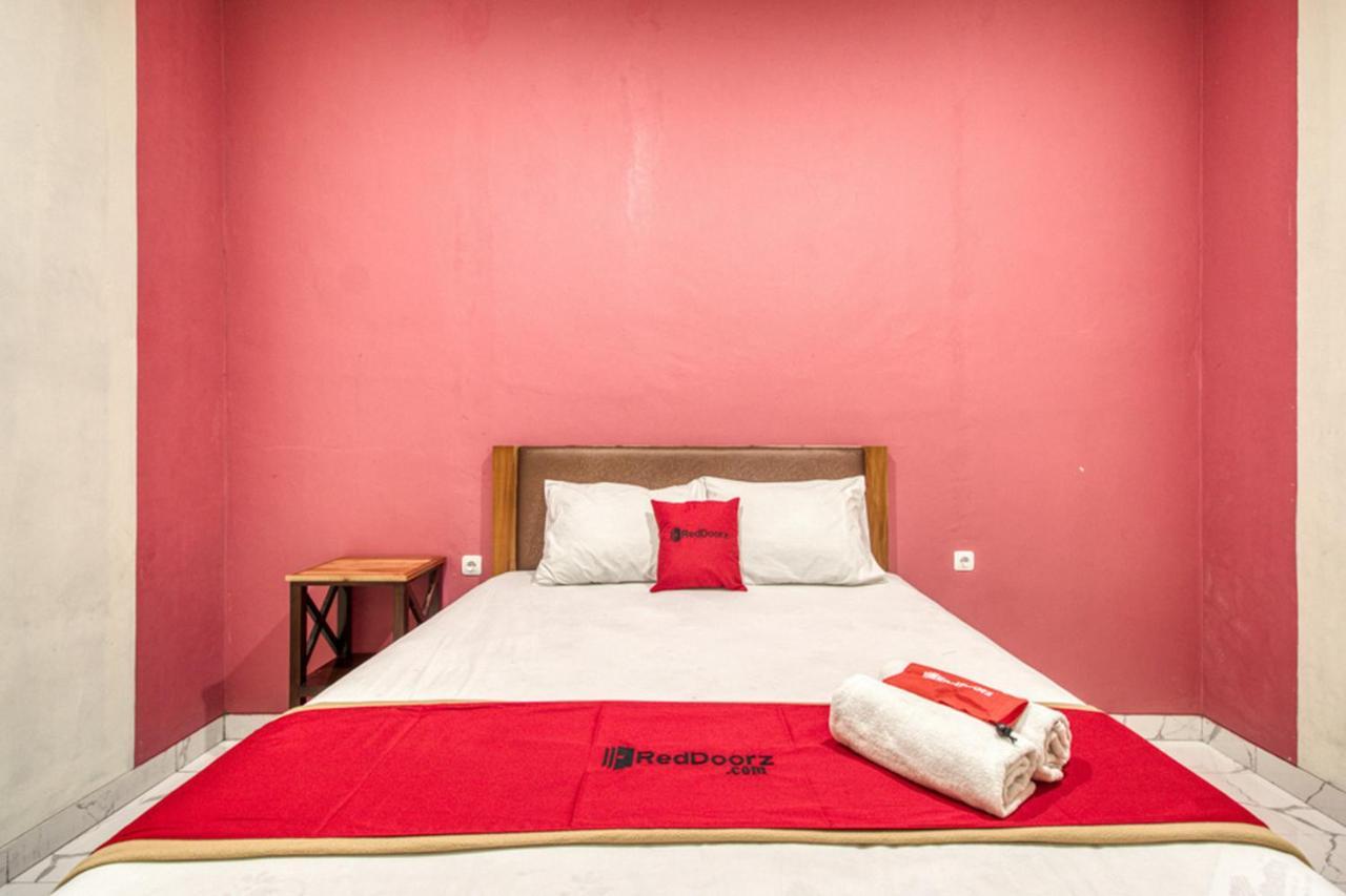 Reddoorz Plus @ Flory Hotel Yogyakarta Exteriér fotografie
